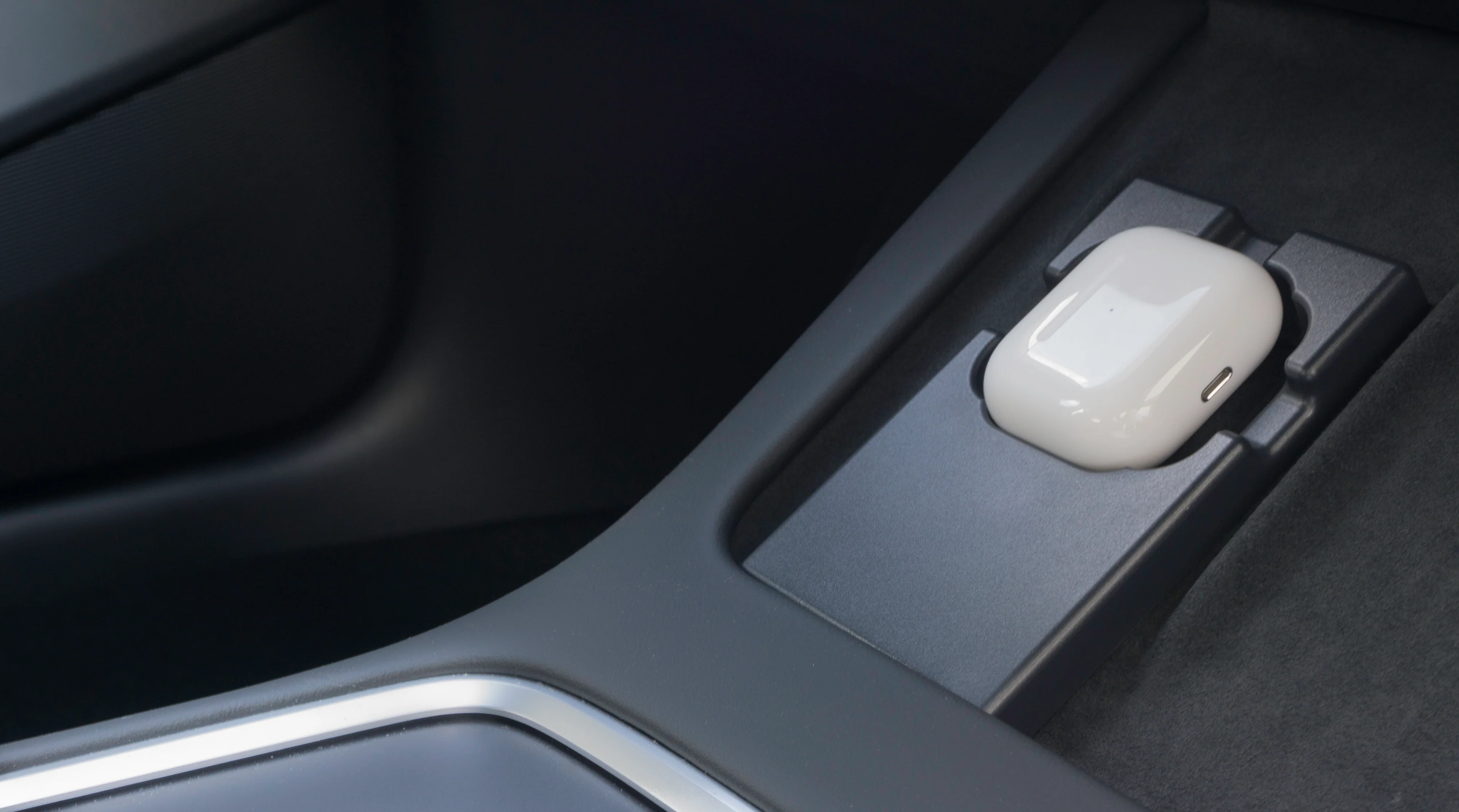 AirPod-Houder voor Tesla: Draadloos Opladen tijdens Rijden - Duurzaam & Universeel