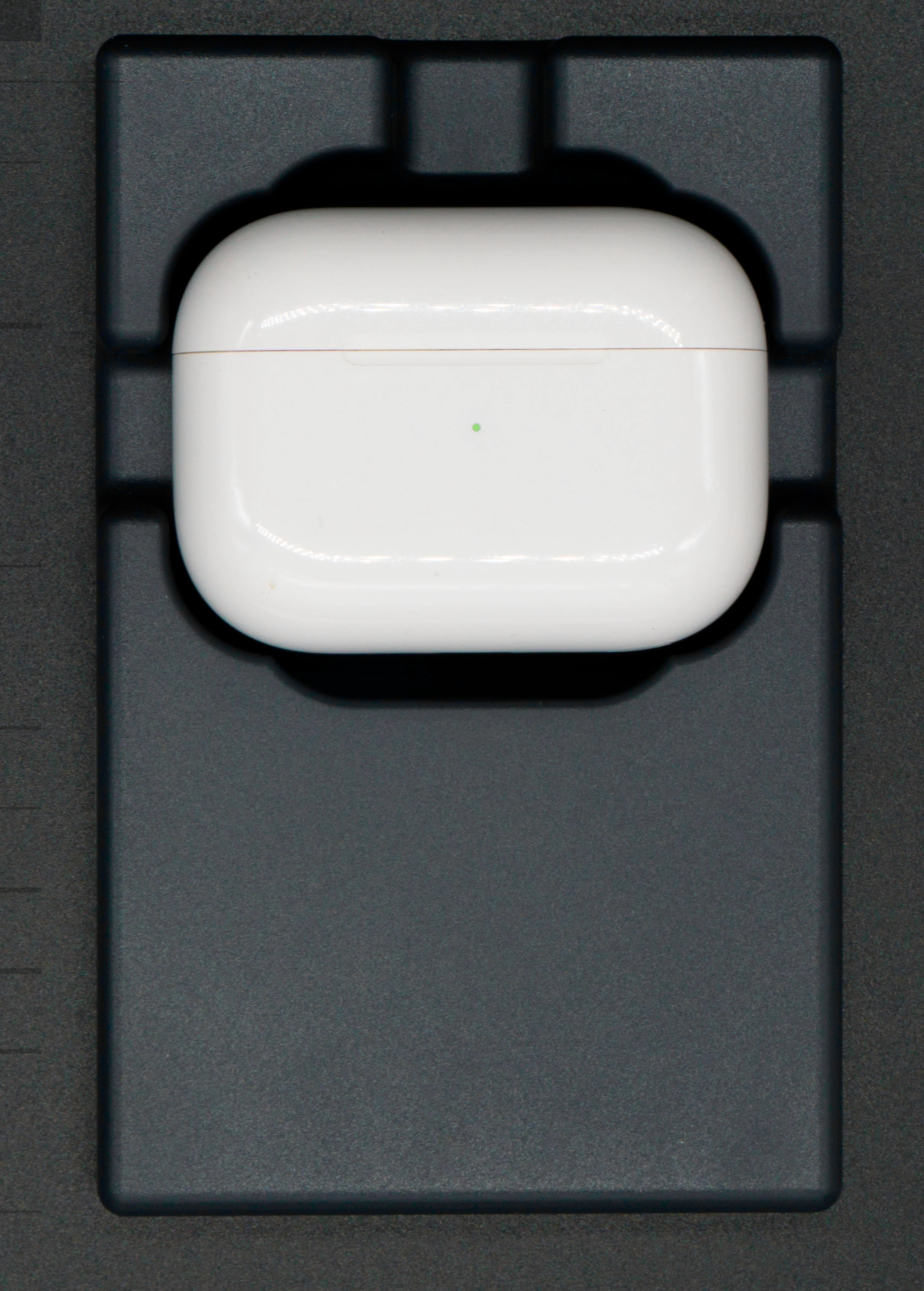 AirPod-Houder voor Tesla: Draadloos Opladen tijdens Rijden - Duurzaam & Universeel - Image 5