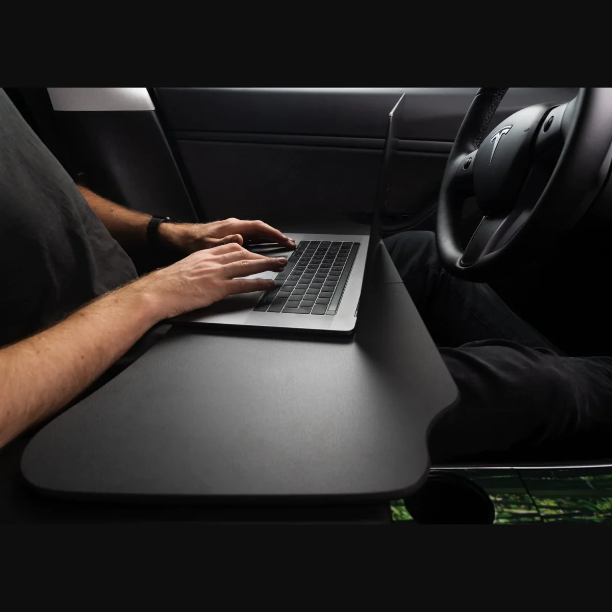 Laptoptafel Tesla Model Y - Stuurtafel voor Nederland/België | Comfortabel & Praktisch