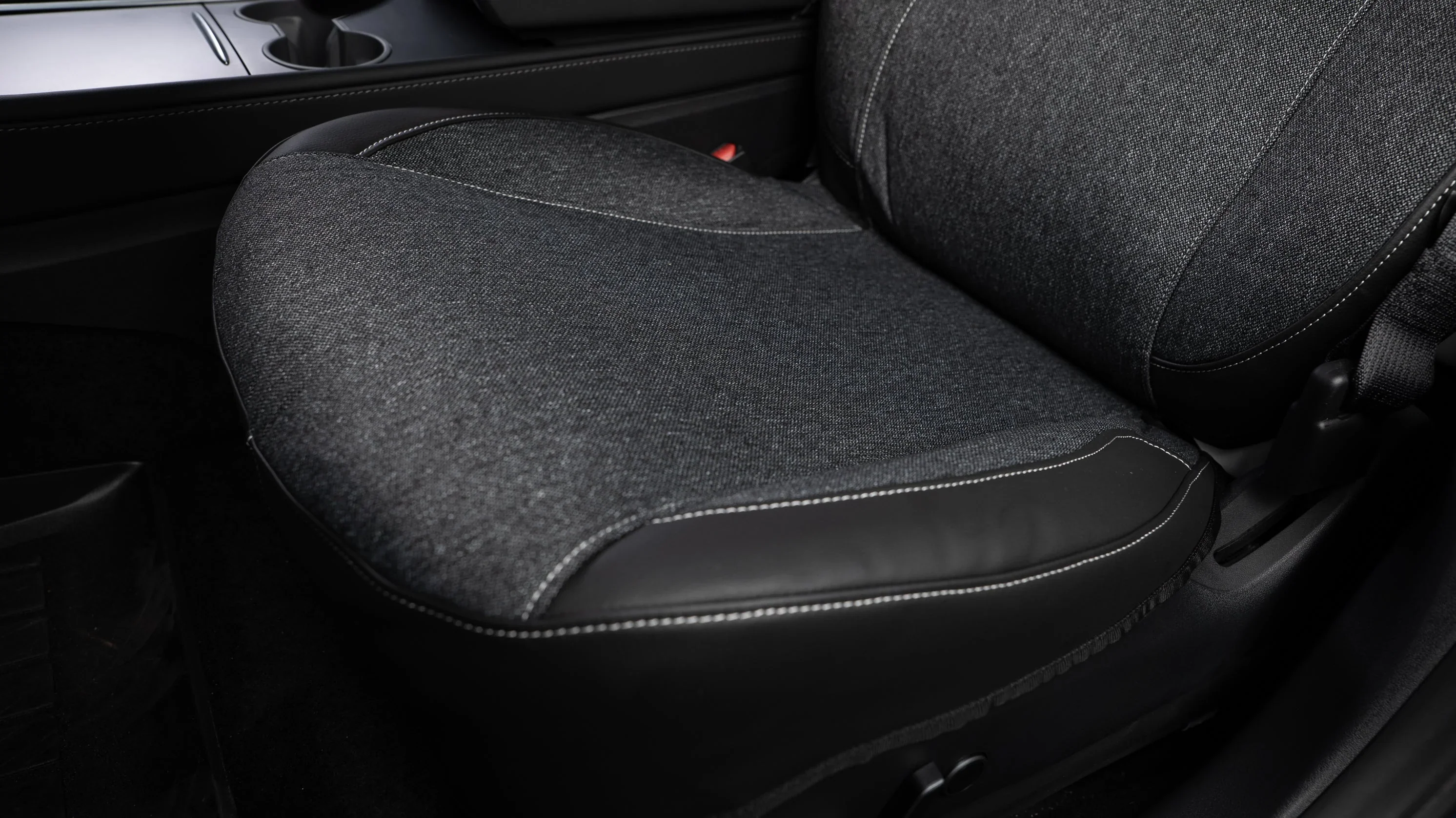 Tesla Model Y Stof en Lederen Stoelhoezen - Image 3