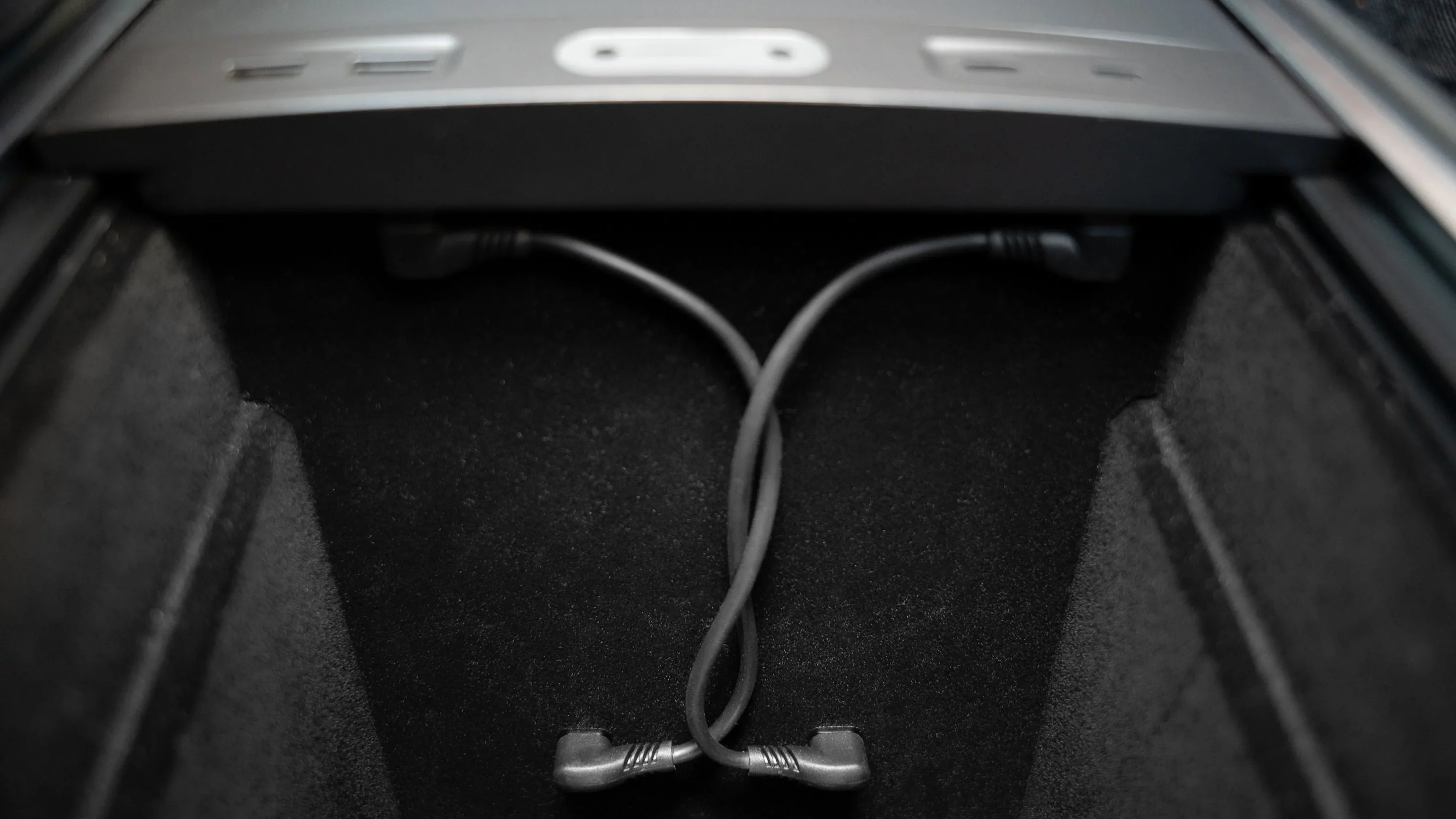 Tesla Model Y USB Hub - Oplader & USB-C Hub voor Middenconsole - Image 5